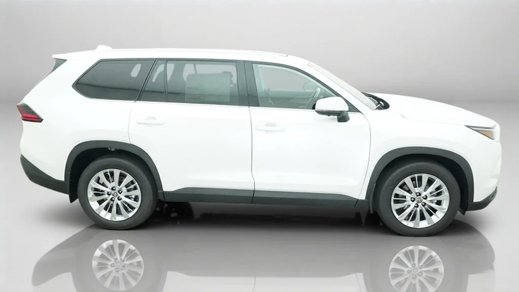 New 2026 Wind Chill Pearl Toyota Platinum image 7