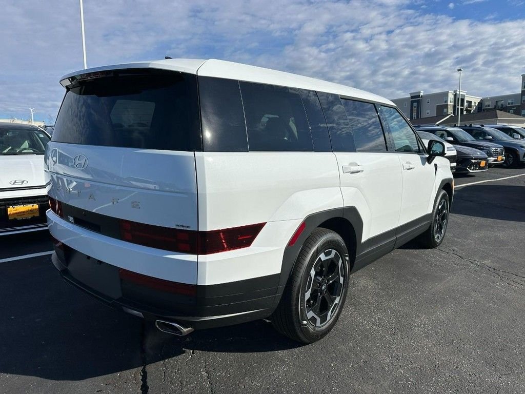 Used 2026 White Hyundai SE image 3