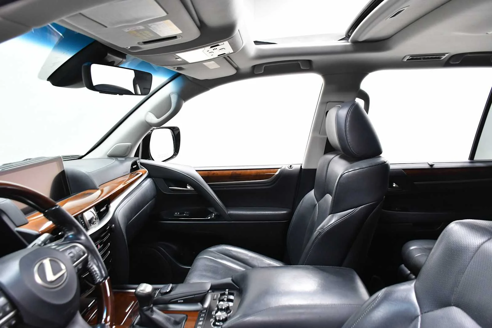 Used 2018 Atomic Silver Lexus  image 13