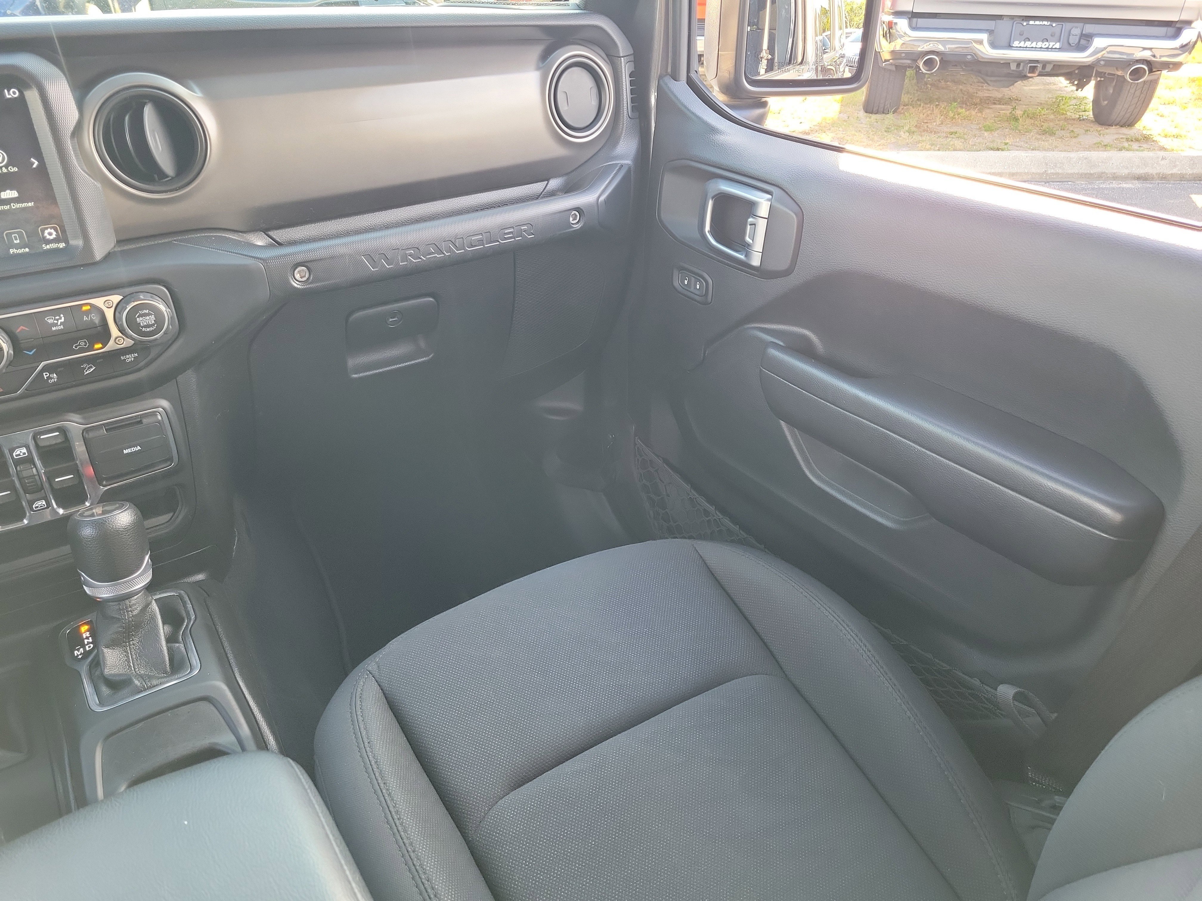 Used 2020 Granite Crystal Metallic Clearcoat Jeep Sport S image 18