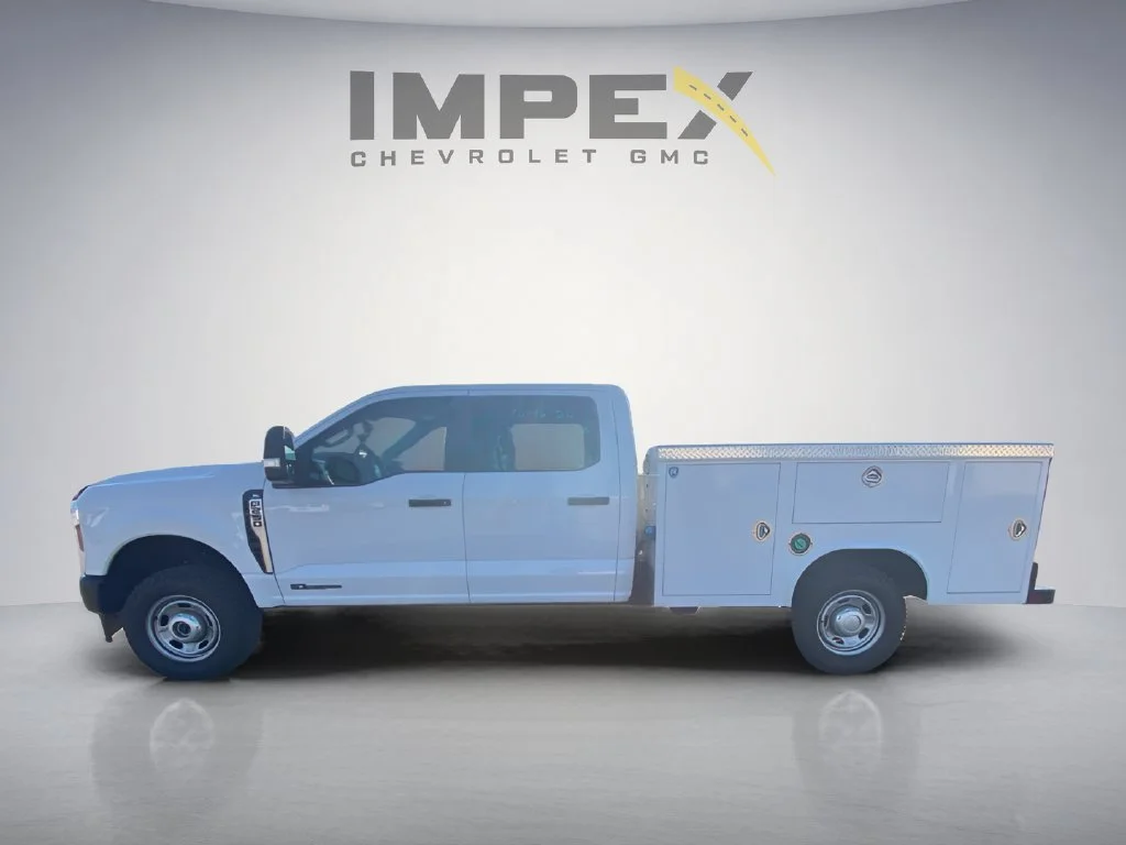 Used 2024 White Ford XL image 2