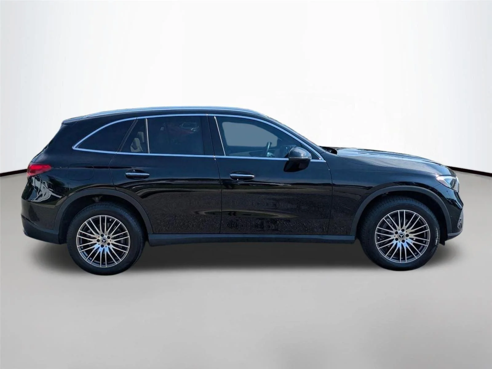 Used 2024 Black Mercedes-Benz GLC 300 image 5
