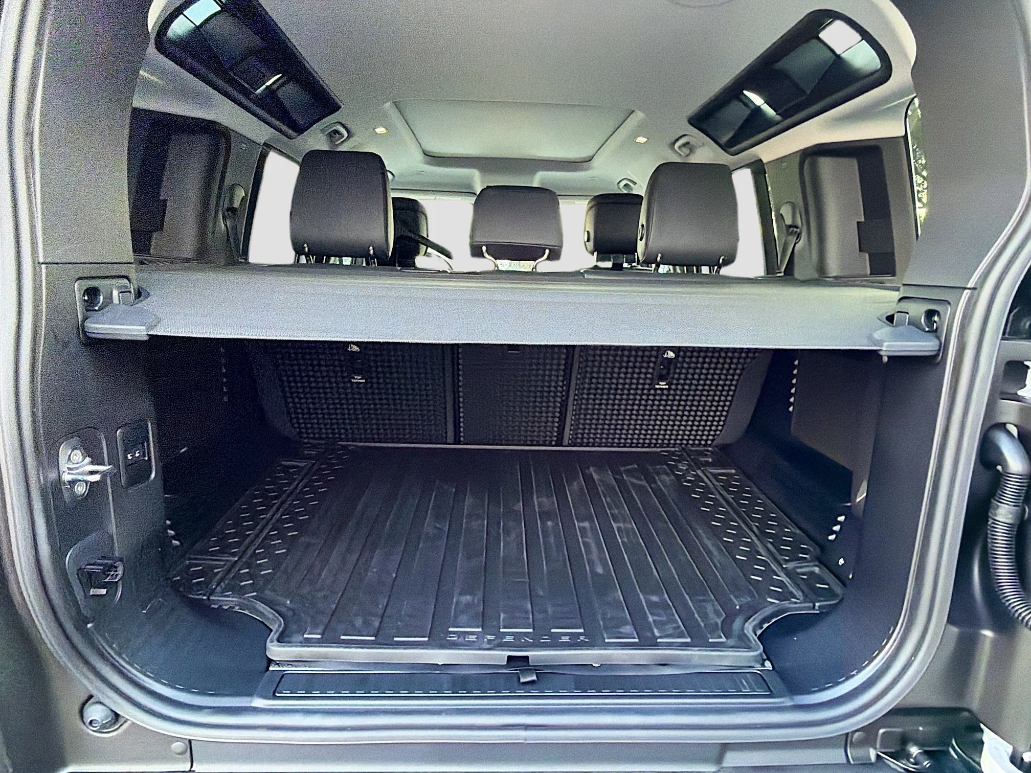 New 2026 Fuji White Land Rover X-Dynamic SE image 12