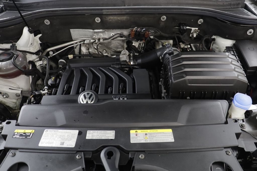 Used 2022 White Volkswagen 3.6L V6 SE w/Technology image 22