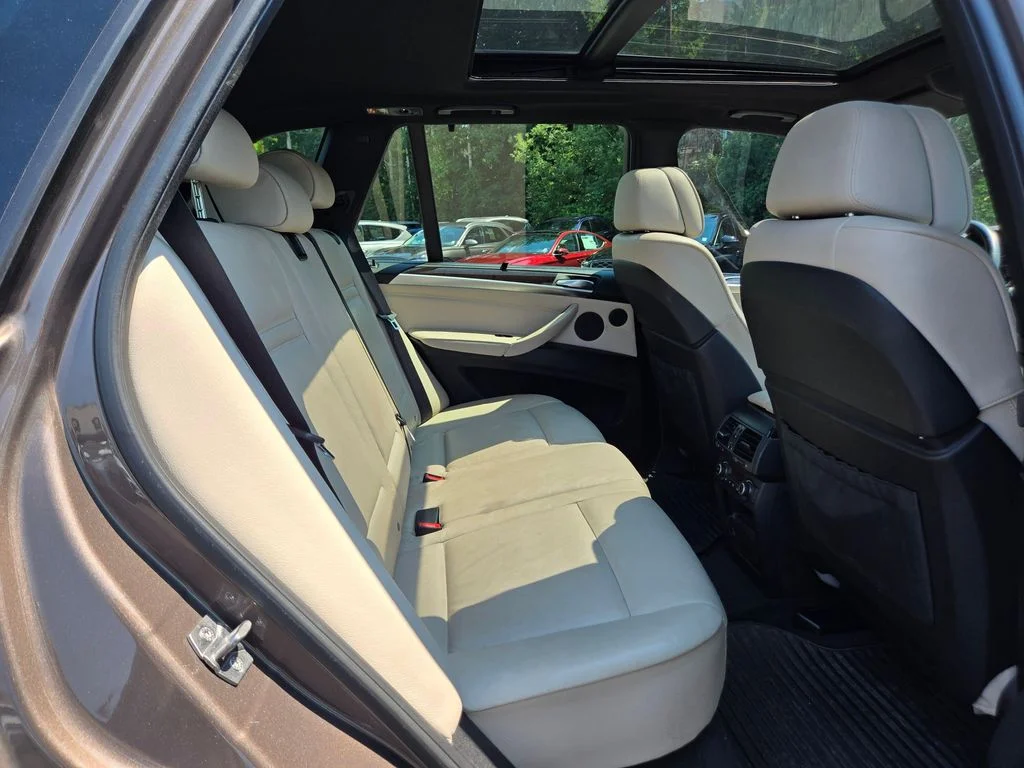 Used 2013 Bronze Metallic BMW xDrive50i image 12