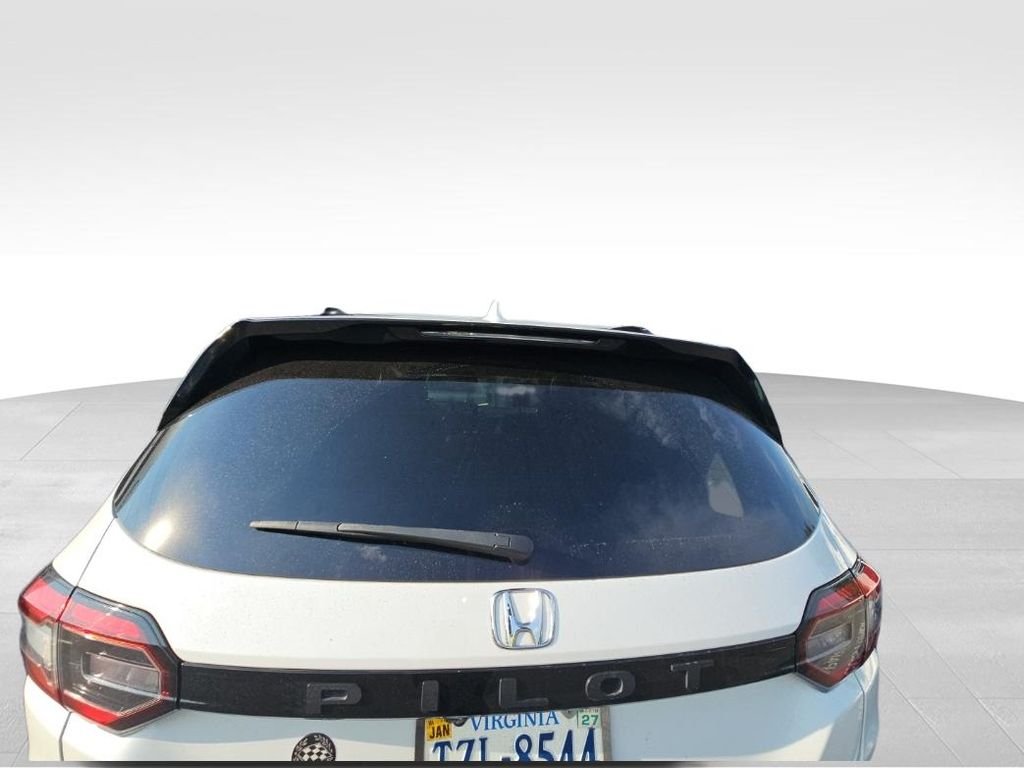 Used 2023 White Honda Touring image 9