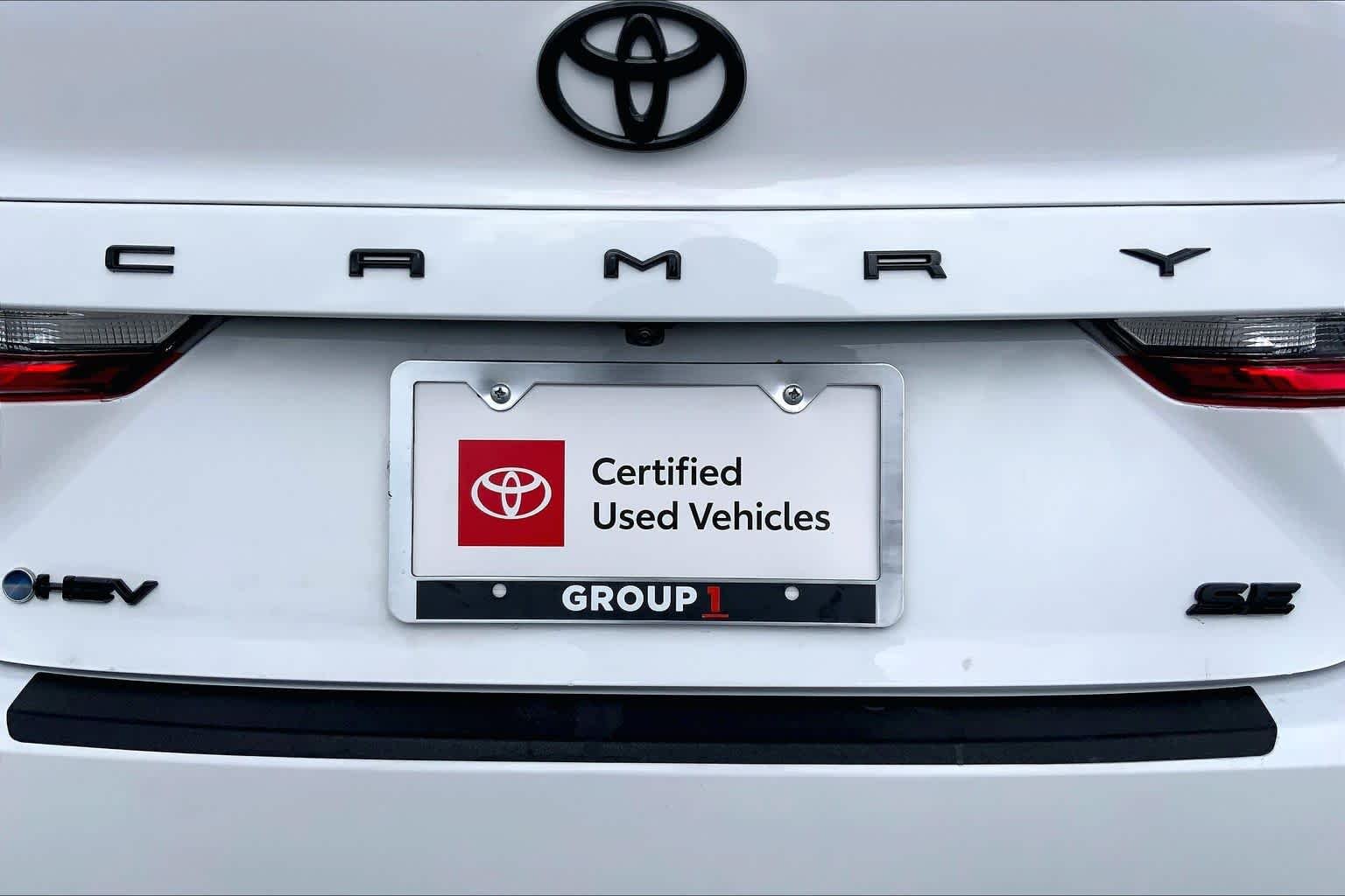 Used 2025 Ice Cap Toyota SE image 10