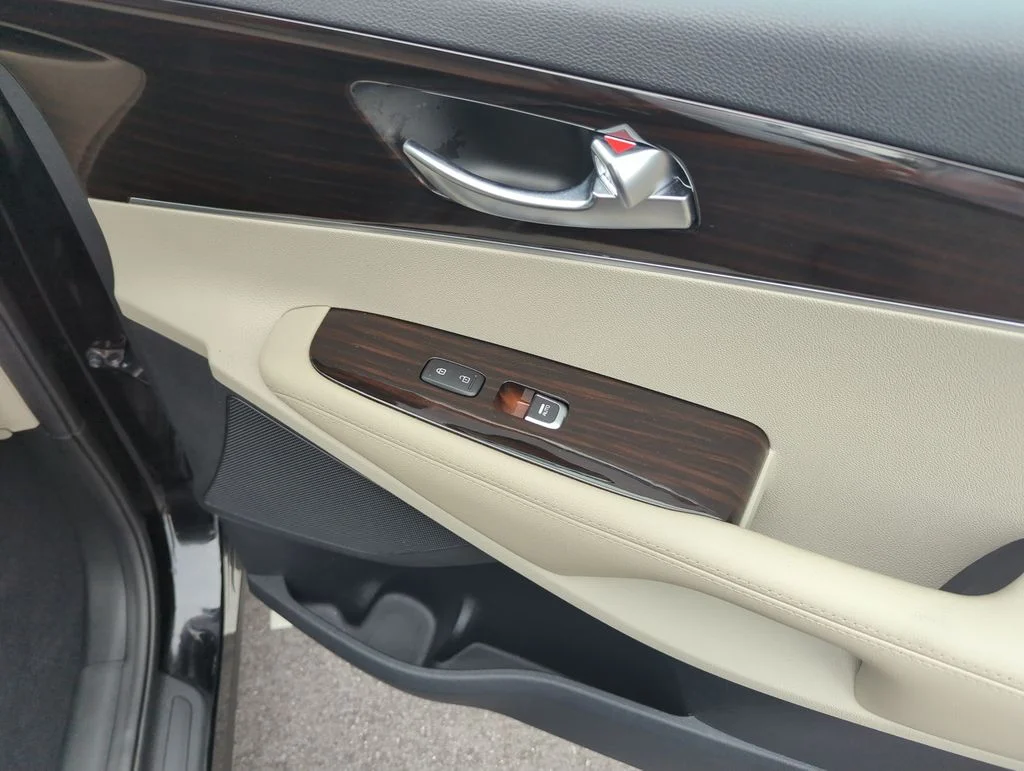 Used 2020 Black Kia LX image 32