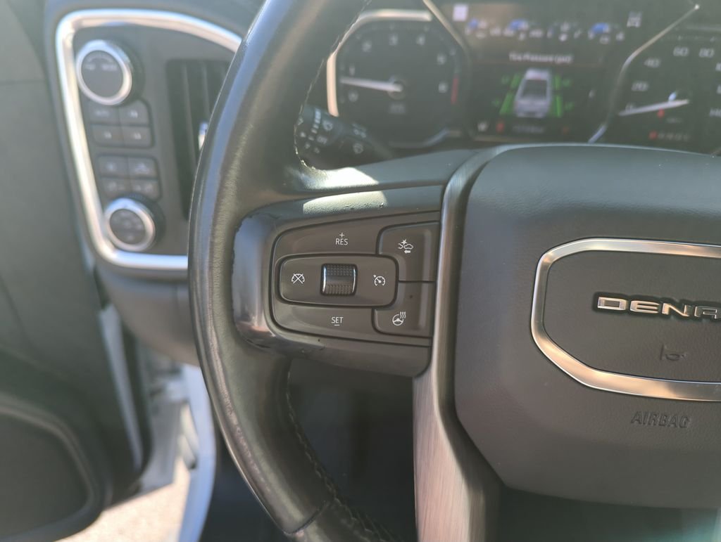 Used 2021 White GMC Denali image 21