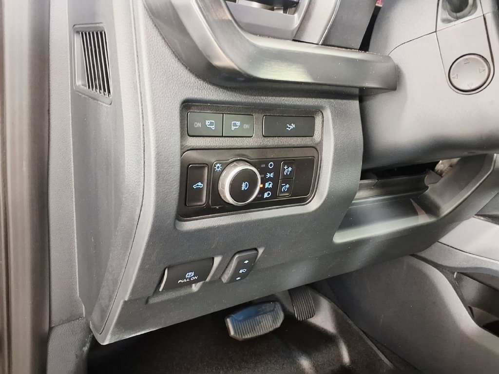 Used 2023 White Ford Lariat image 16