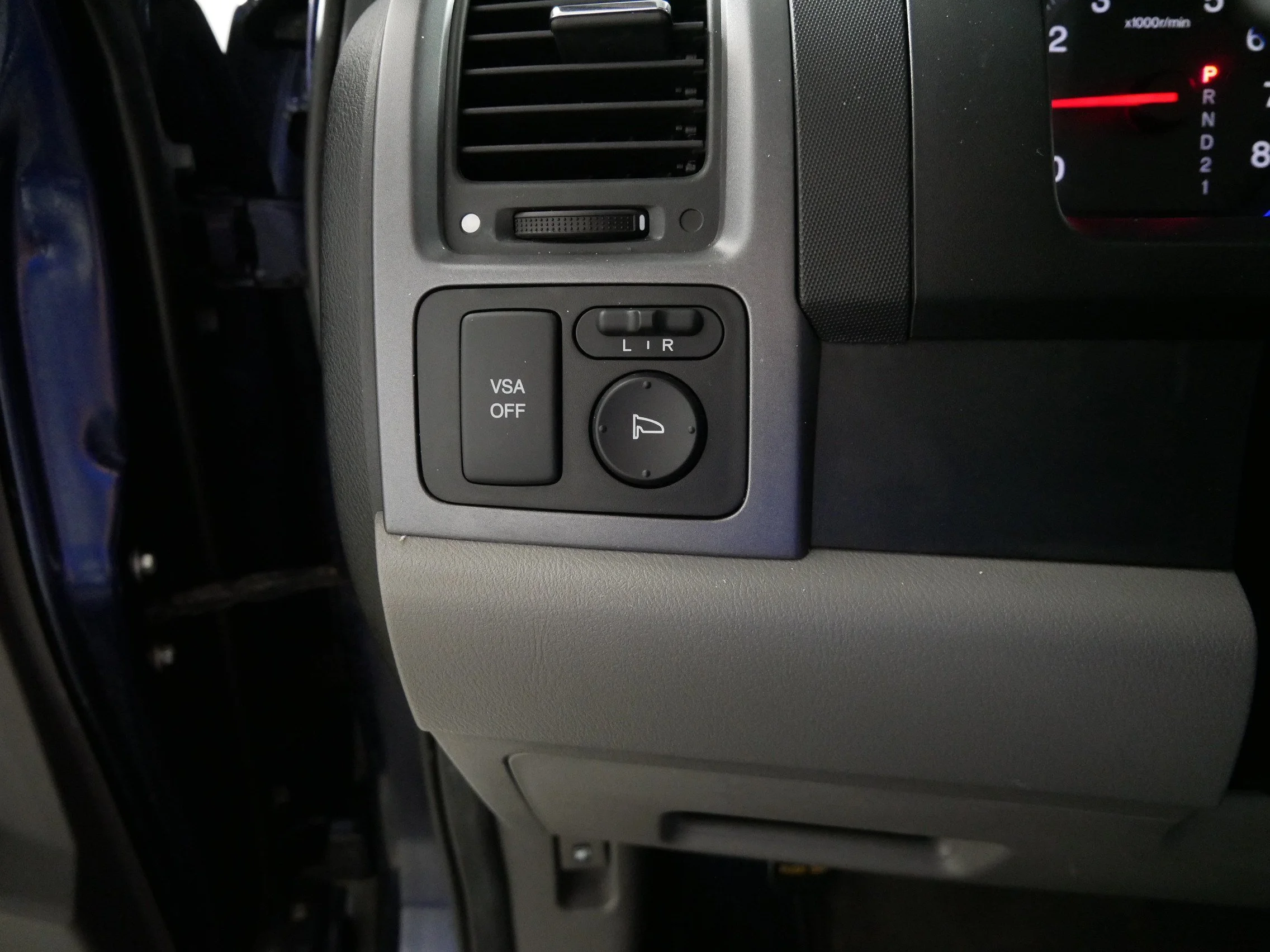 Used 2008 Royal Blue Pearl Honda LX image 26