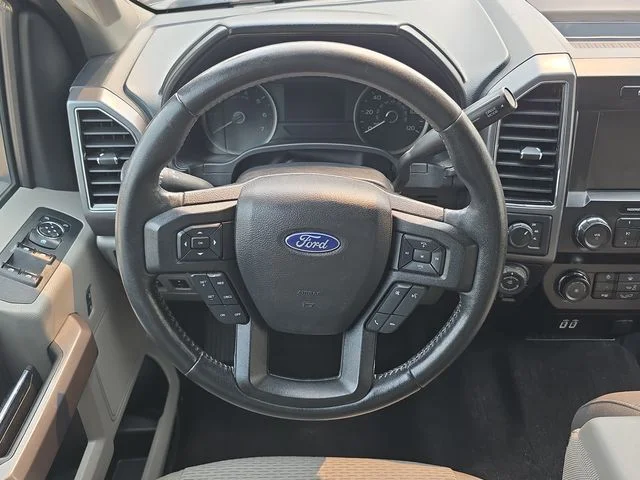 Used 2020 Red Ford XLT image 25