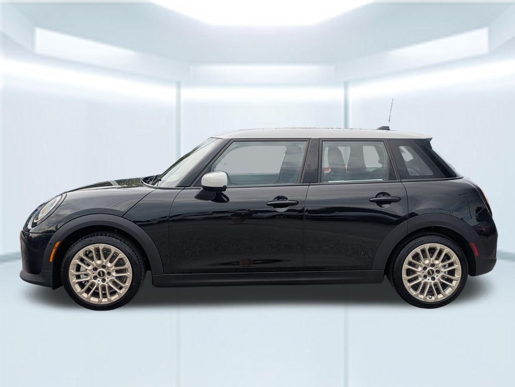 New 2026 Midnight Black MINI Signature Plus image 2