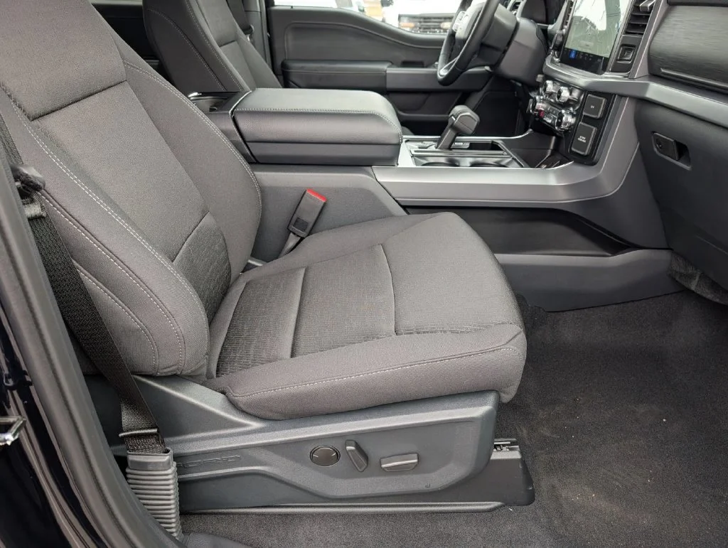 New 2026 Antimatter Blue Metallic Ford XLT image 49
