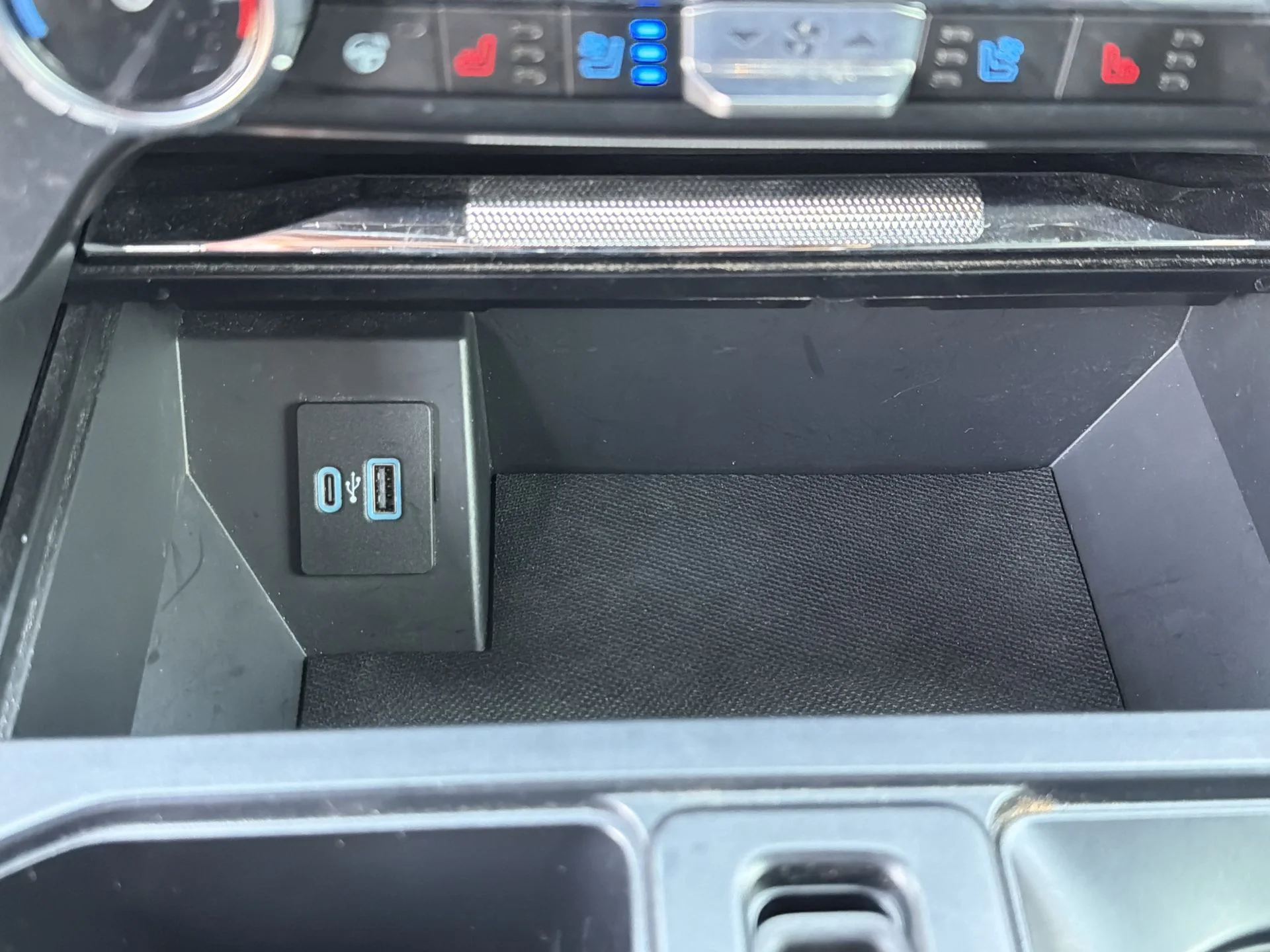 Certified Used 2024 Gray Metallic Ford Lariat image 12