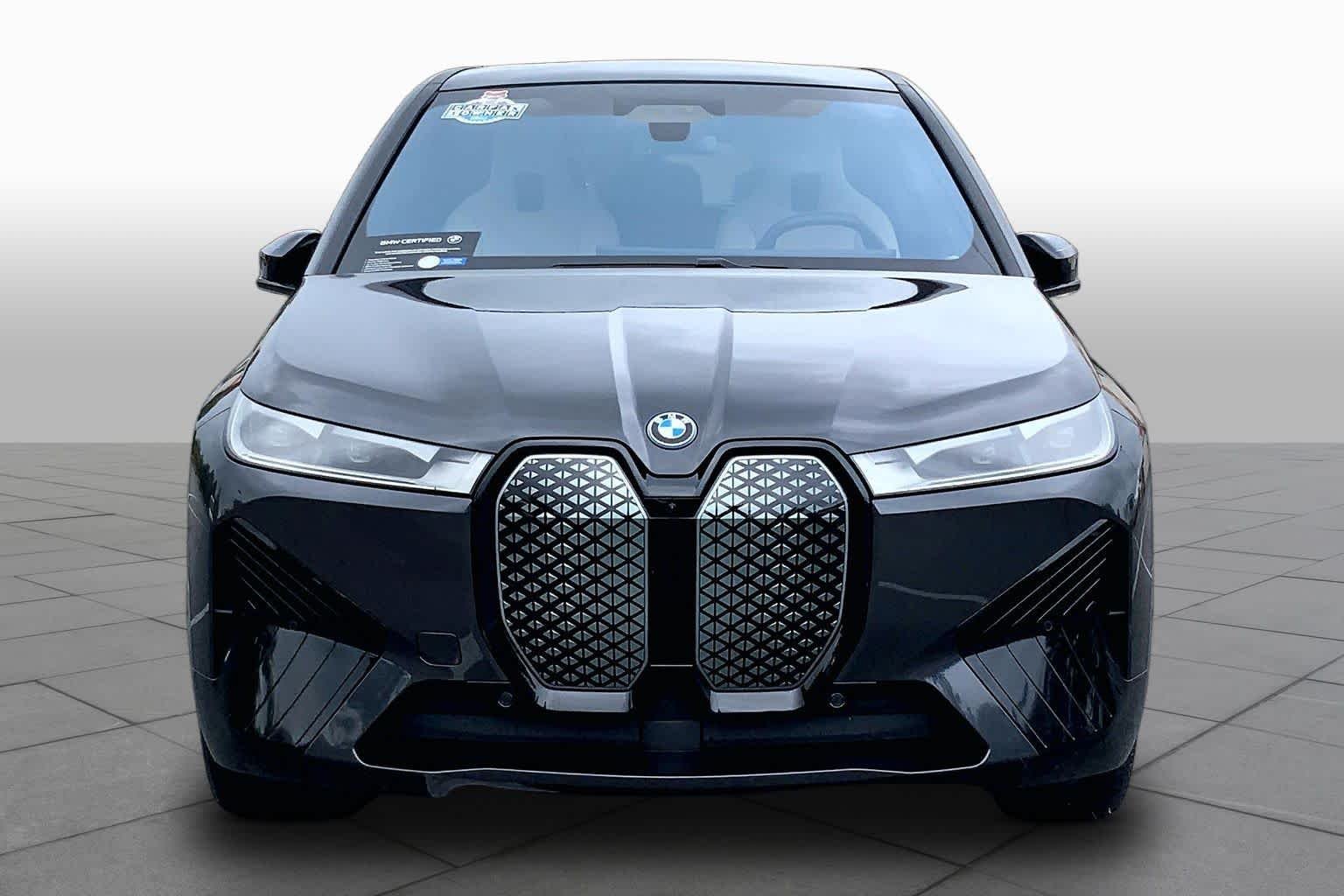 Used 2024 Dark Graphite Metallic BMW xDrive50 image 3