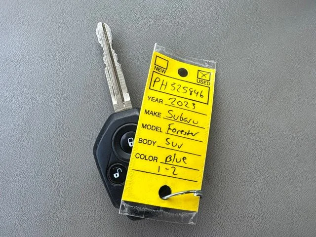 Used 2023 Blue Subaru Base image 17
