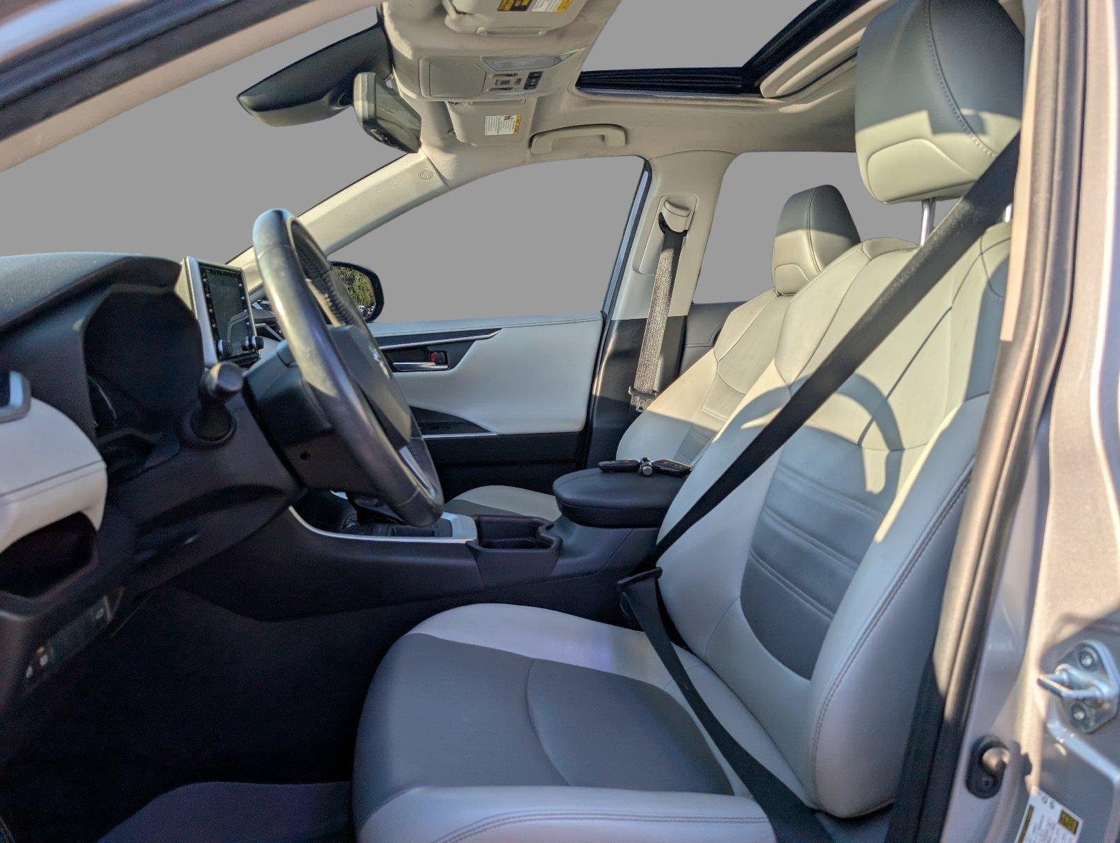 Used 2020 Silver Sky Metallic Toyota Limited image 17