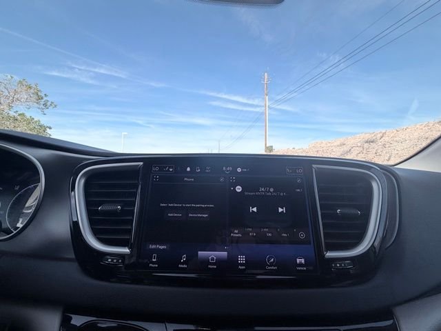 2024 Chrysler Pacifica Touring L - Photo 13