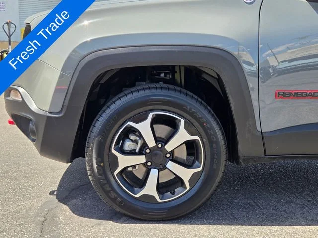 Used 2022 Gray Jeep Trailhawk image 8