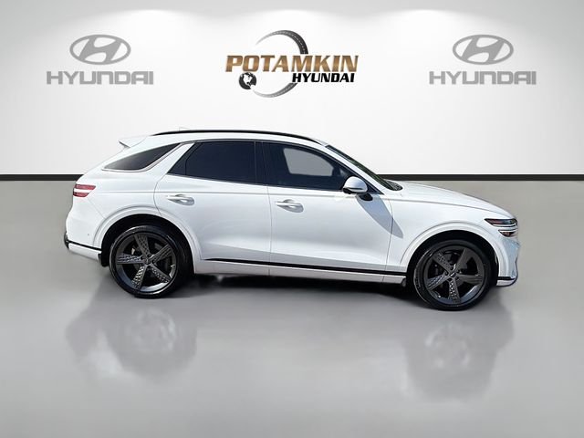Used 2024 White Genesis 2.5T image 4