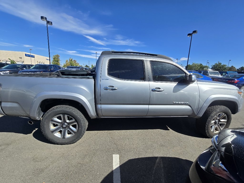 Used 2017 Silver Sky Metallic Toyota Limited image 18