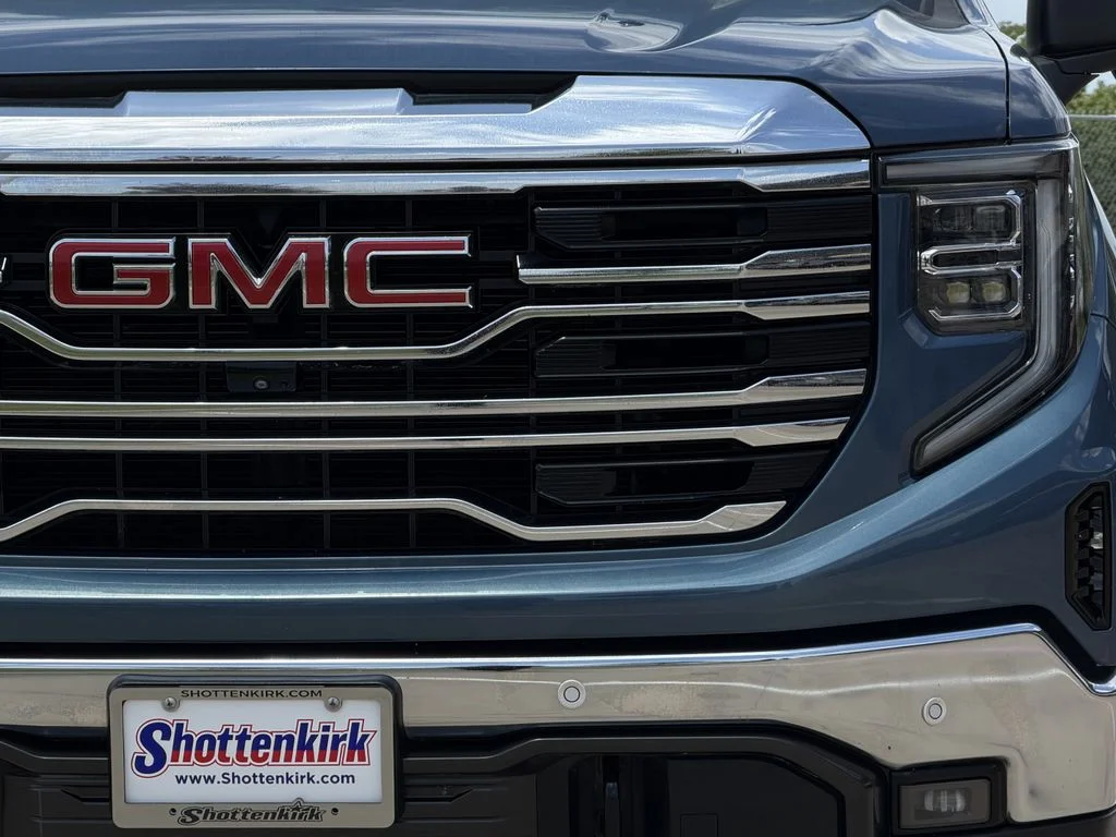 Used 2024 Blue GMC SLT image 8
