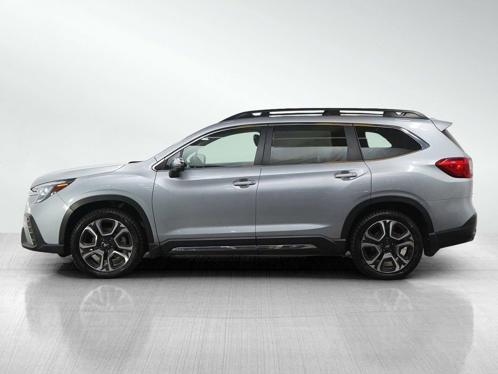 Used 2023 Subaru Ascent Limited with VIN 4S4WMARD6P3416987 for sale in Burnsville, Minnesota