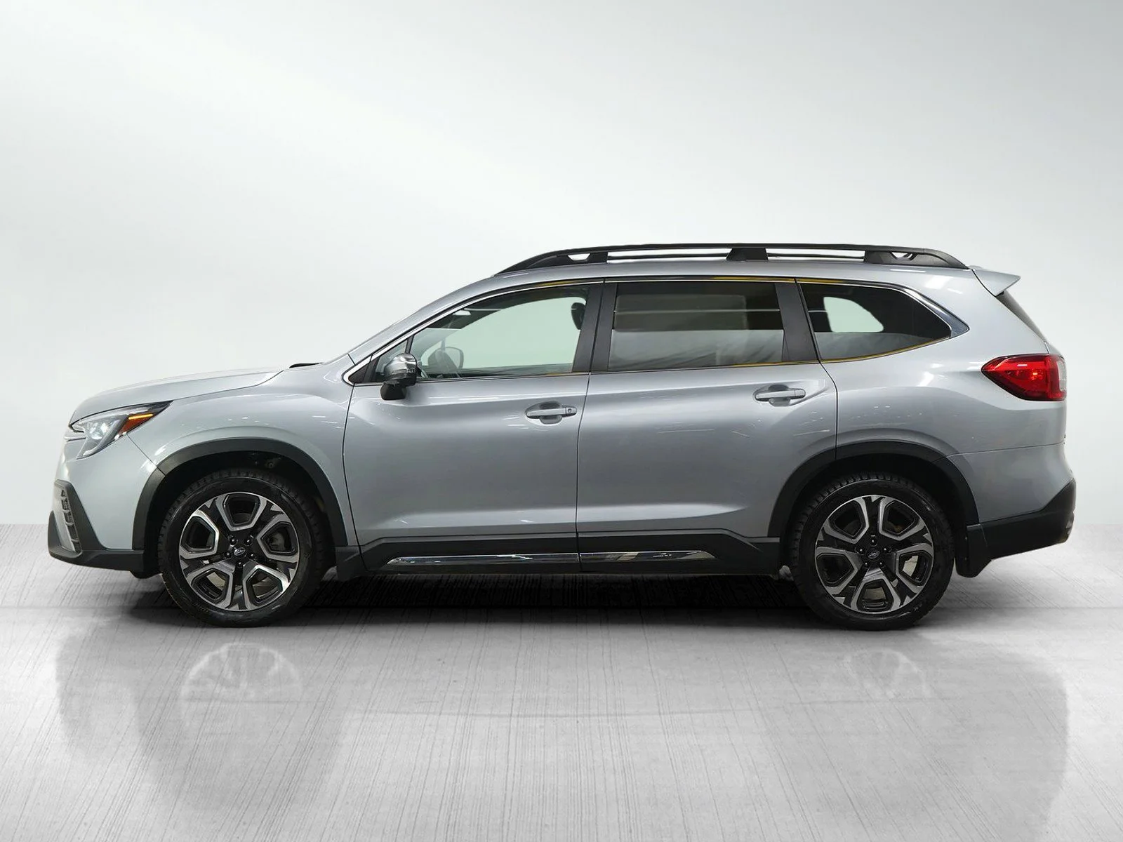 Used 2023 Subaru Ascent Limited with VIN 4S4WMARD6P3416987 for sale in Burnsville, Minnesota