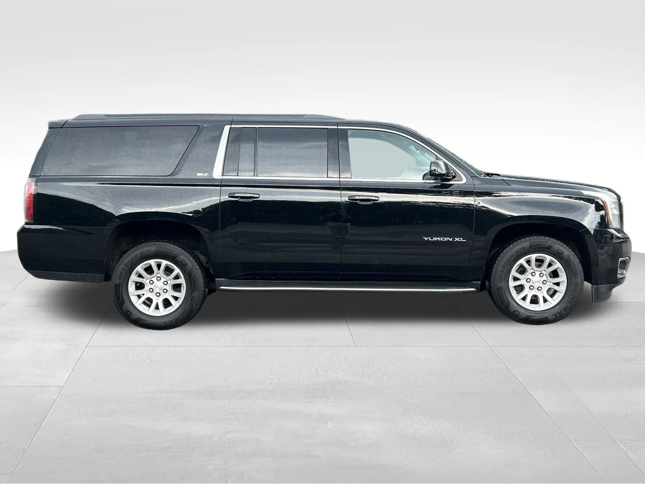 Used 2020 Black GMC SLT image 5