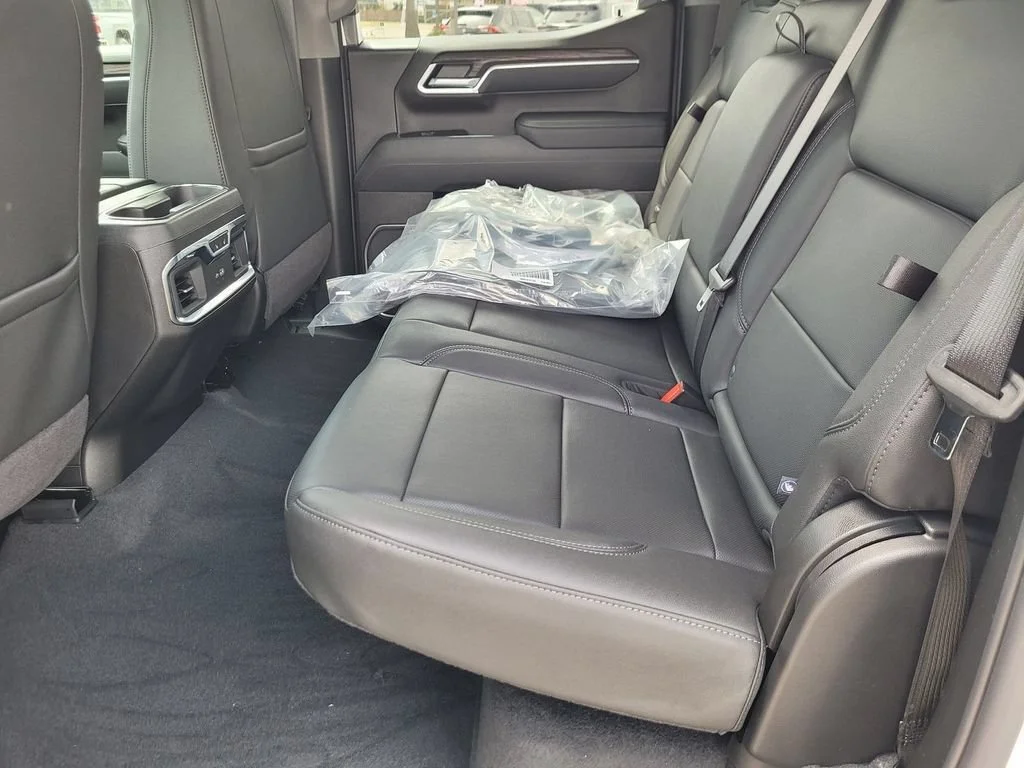 2026 GMC Sierra 1500 SLT - Photo 8
