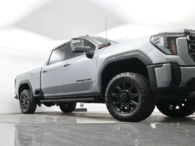 Used 2025 Sterling Metallic GMC AT4 image 23
