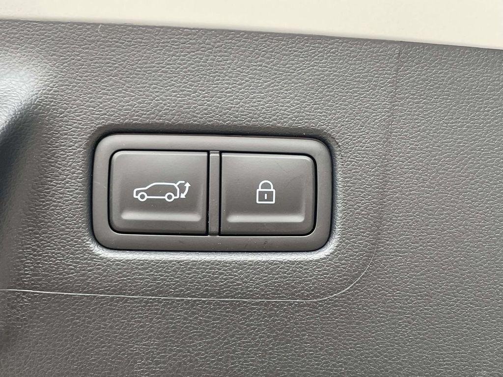 New 2026 Silver Hyundai SE FWD image 9