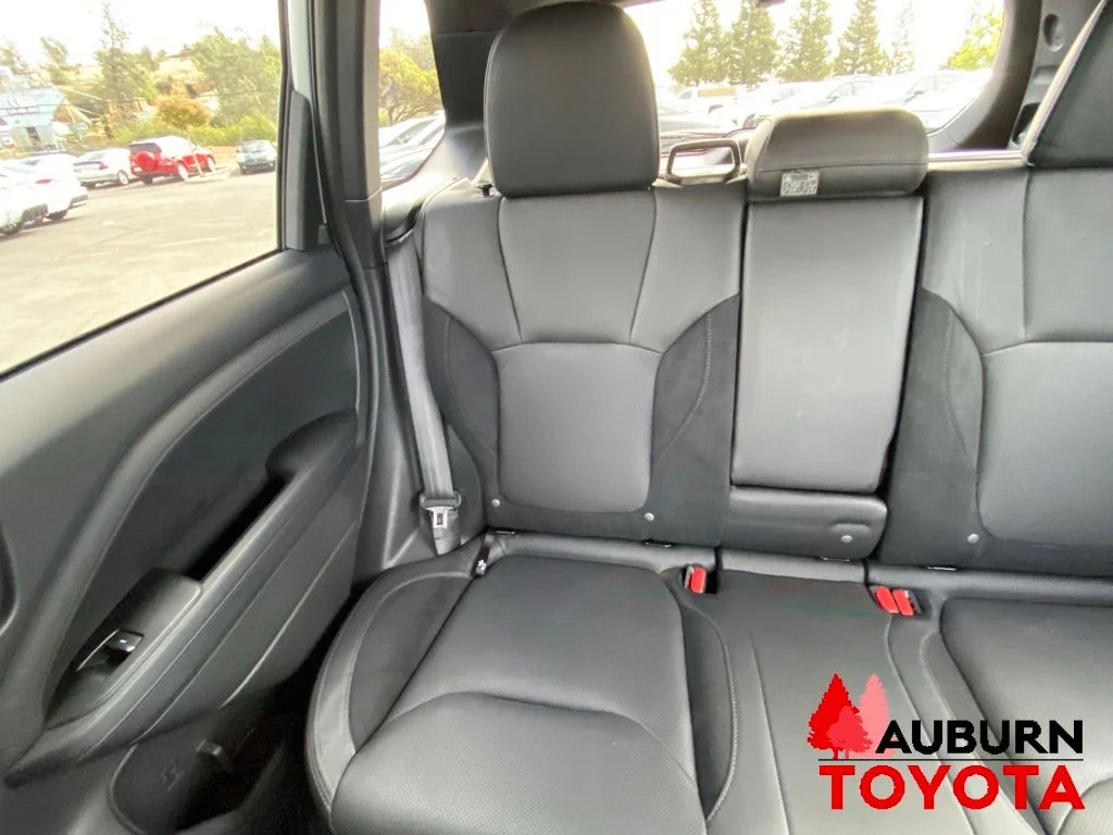Used 2025 Ice Silver Metallic Subaru Touring image 22