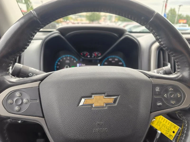 Used 2018 Gray Chevrolet Z71 image 10