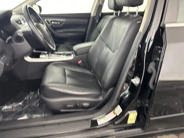Used 2013 Black Nissan 2.5 SL image 25