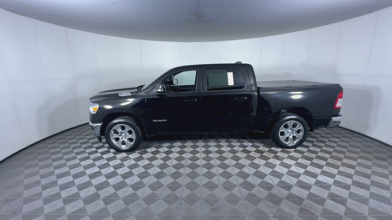 Used 2022 Diamond Black Crystal Pearlcoat Ram Big Horn image 5