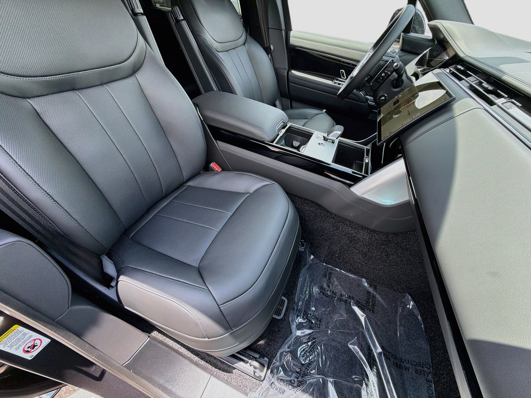 New 2026 Carpathian Grey Land Rover SE image 16