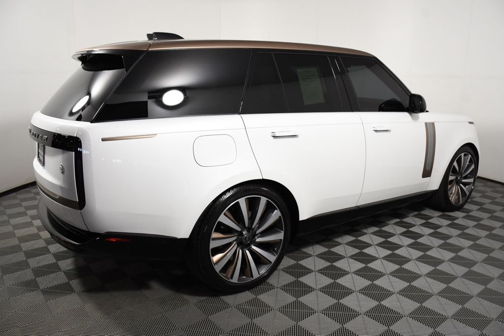 Used 2023 Icy White SV Bespoke Special Effect Gloss Land Rover SV image 7