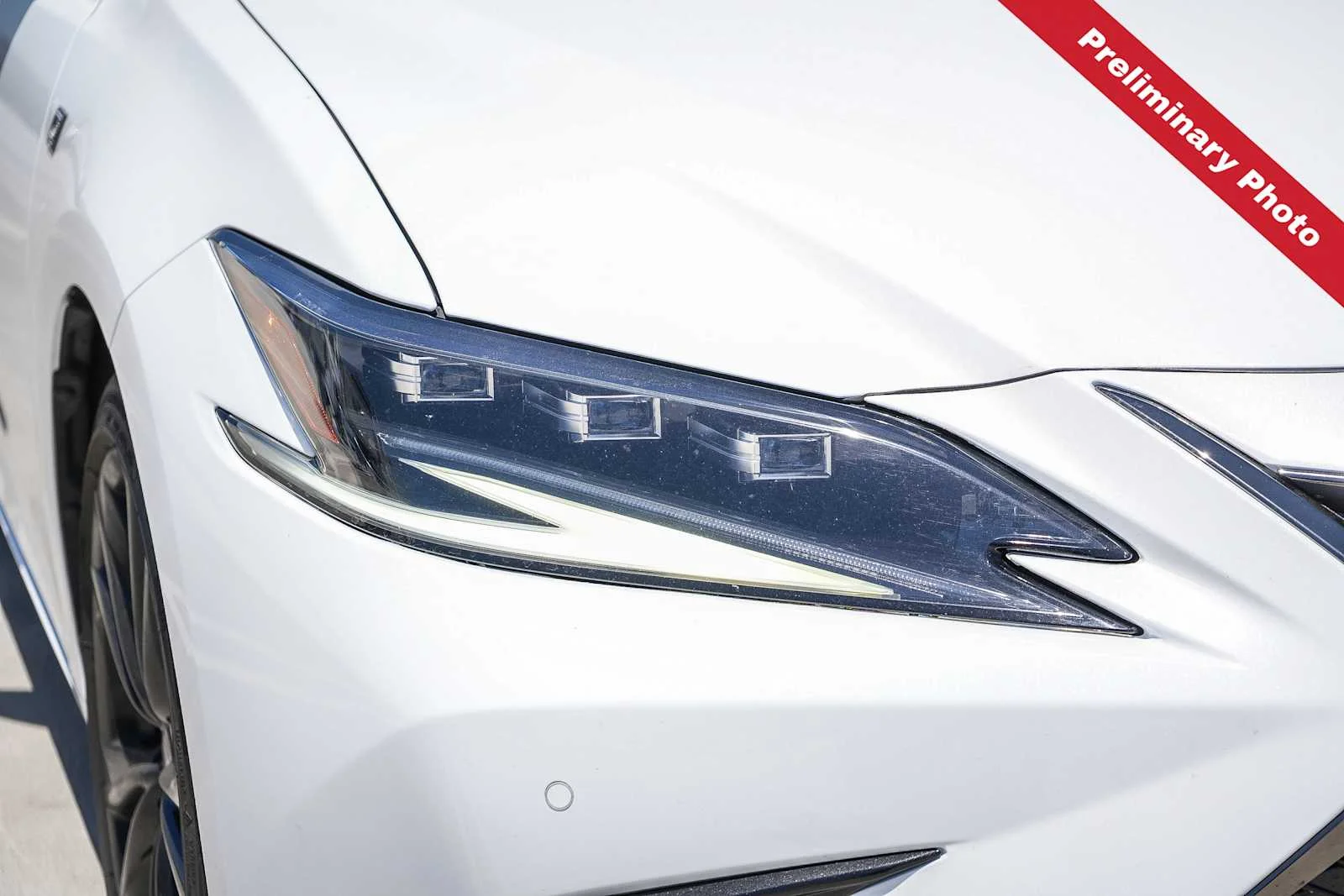 Used 2022 Ultra White Lexus F SPORT image 4