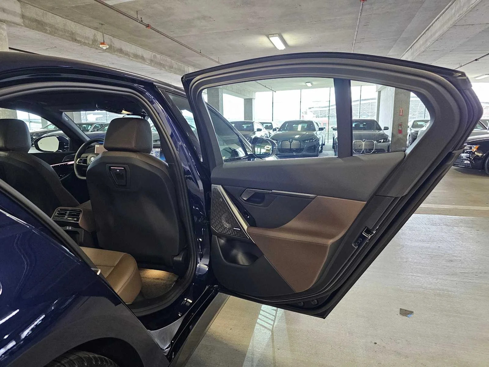 New 2027 Tanzanite Blue II Metallic BMW xDrive image 26