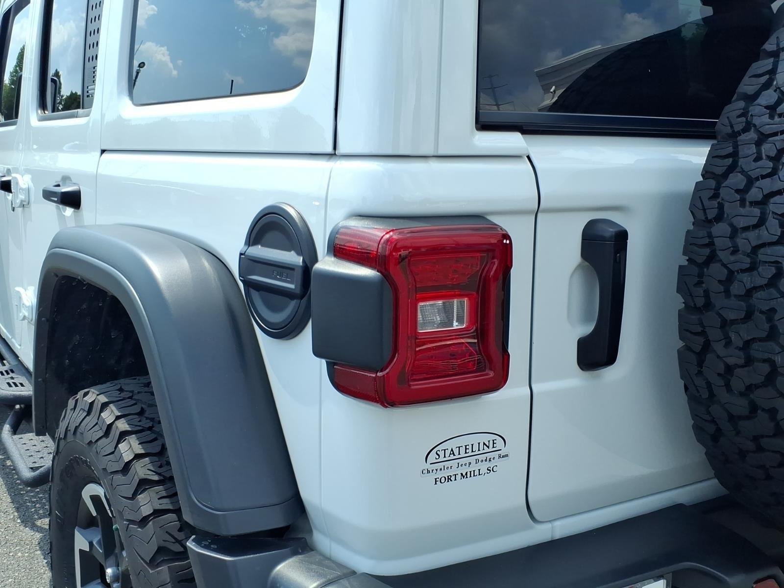 Used 2025 Bright White Clearcoat Jeep Rubicon image 18