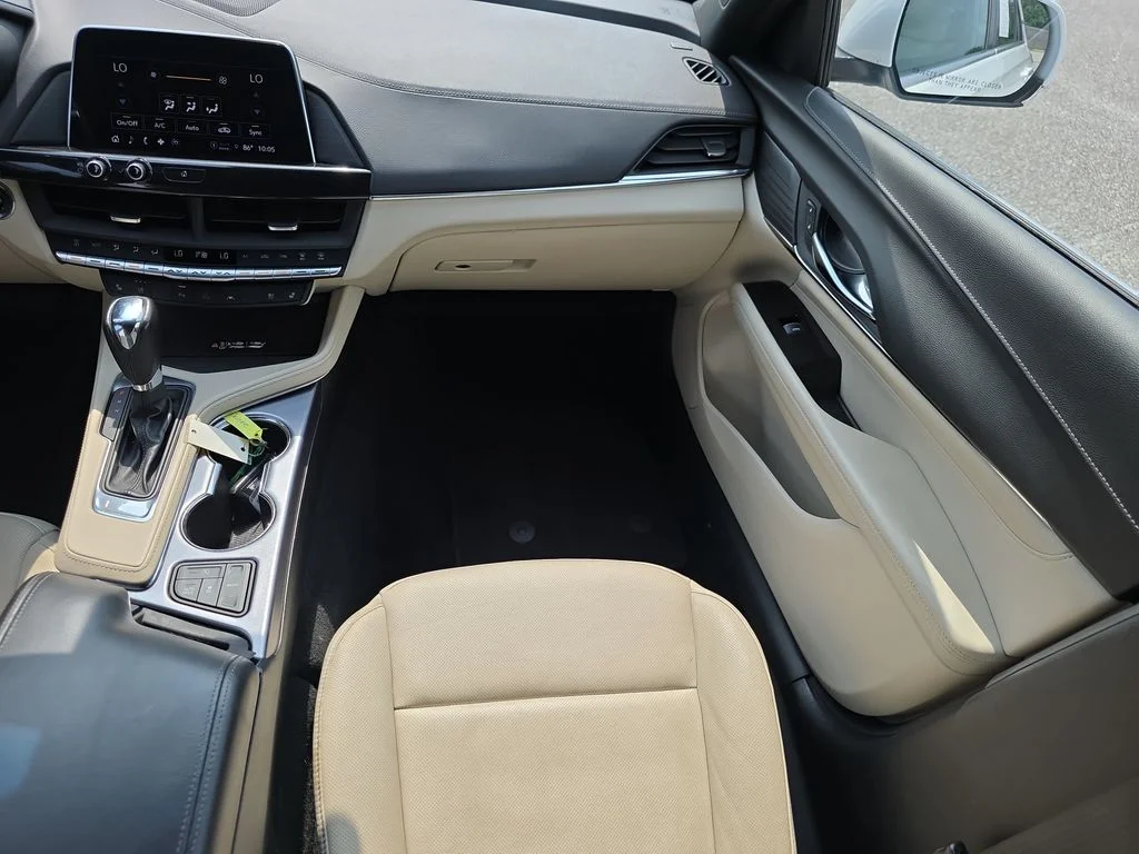 Used 2024 White Cadillac Premium Luxury image 15