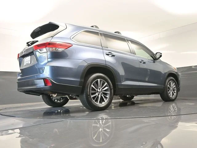 Used 2019 Blue Toyota XLE image 37
