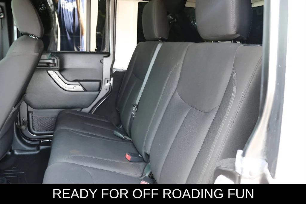 Used 2018 Gray Jeep Unlimited Sport image 17