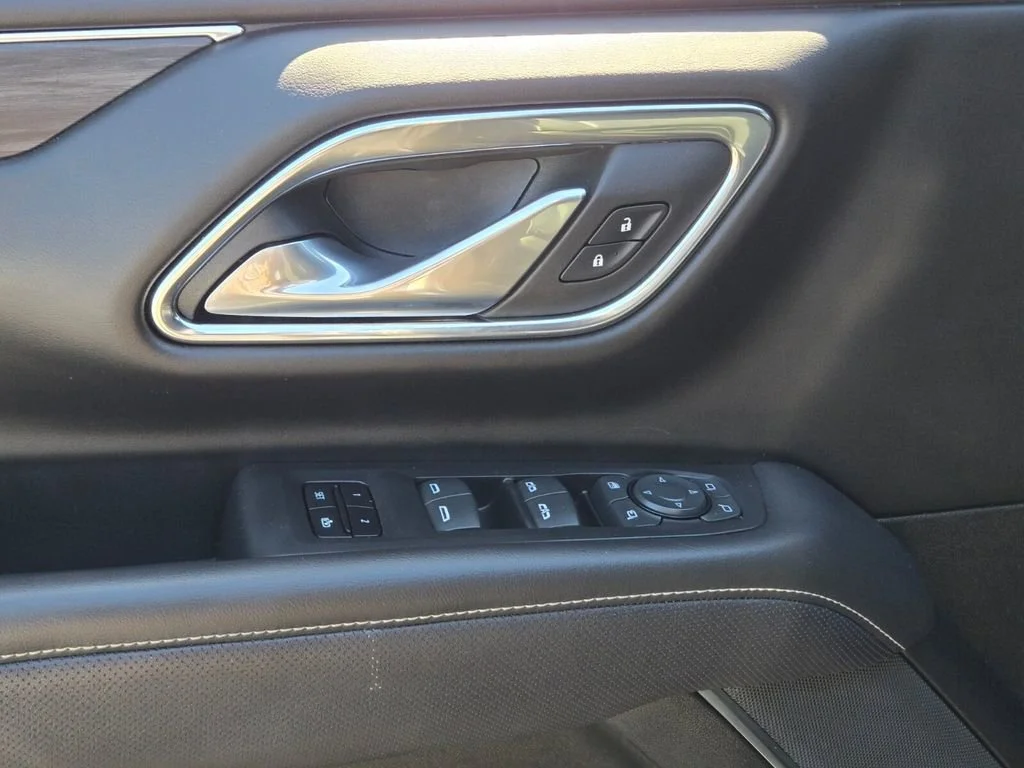Used 2023 Onyx Black GMC SLT image 18