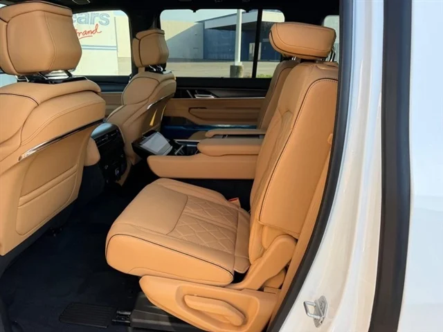 New 2026 Bright White Clearcoat Jeep Summit Reserve image 11
