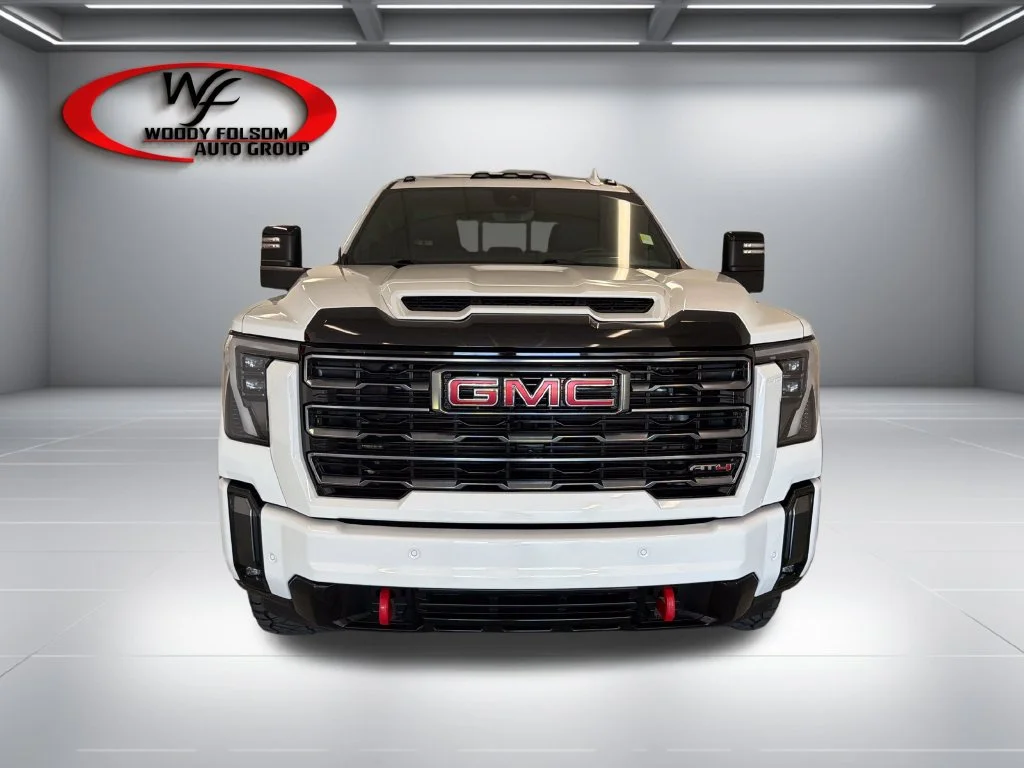 Used 2024 White GMC AT4 image 2
