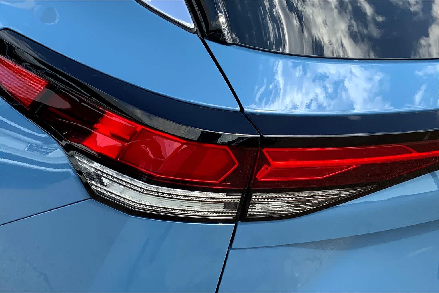 2025 Volkswagen Tiguan SE - Photo 14