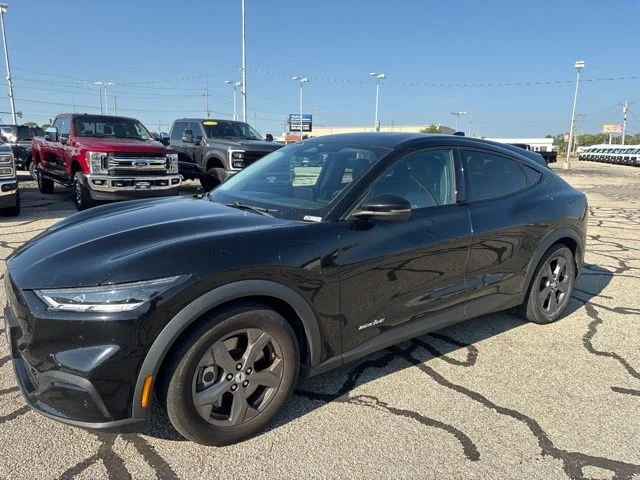 Used 2021 Shadow Black Ford Select image 1